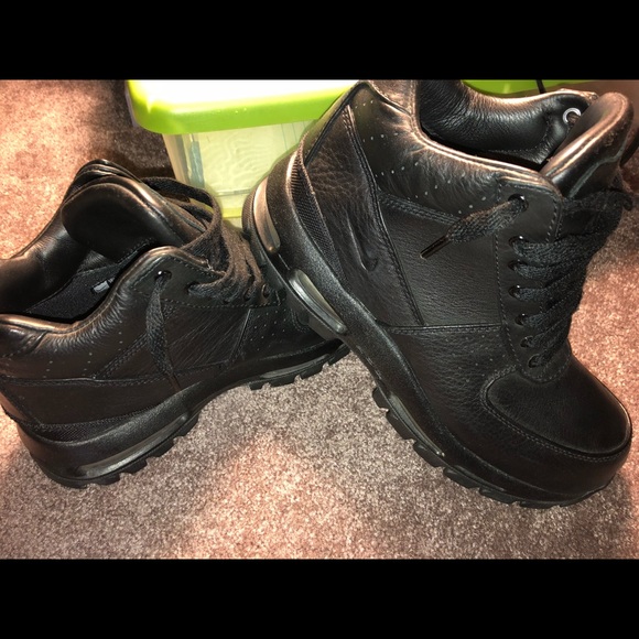 black acg nike boots